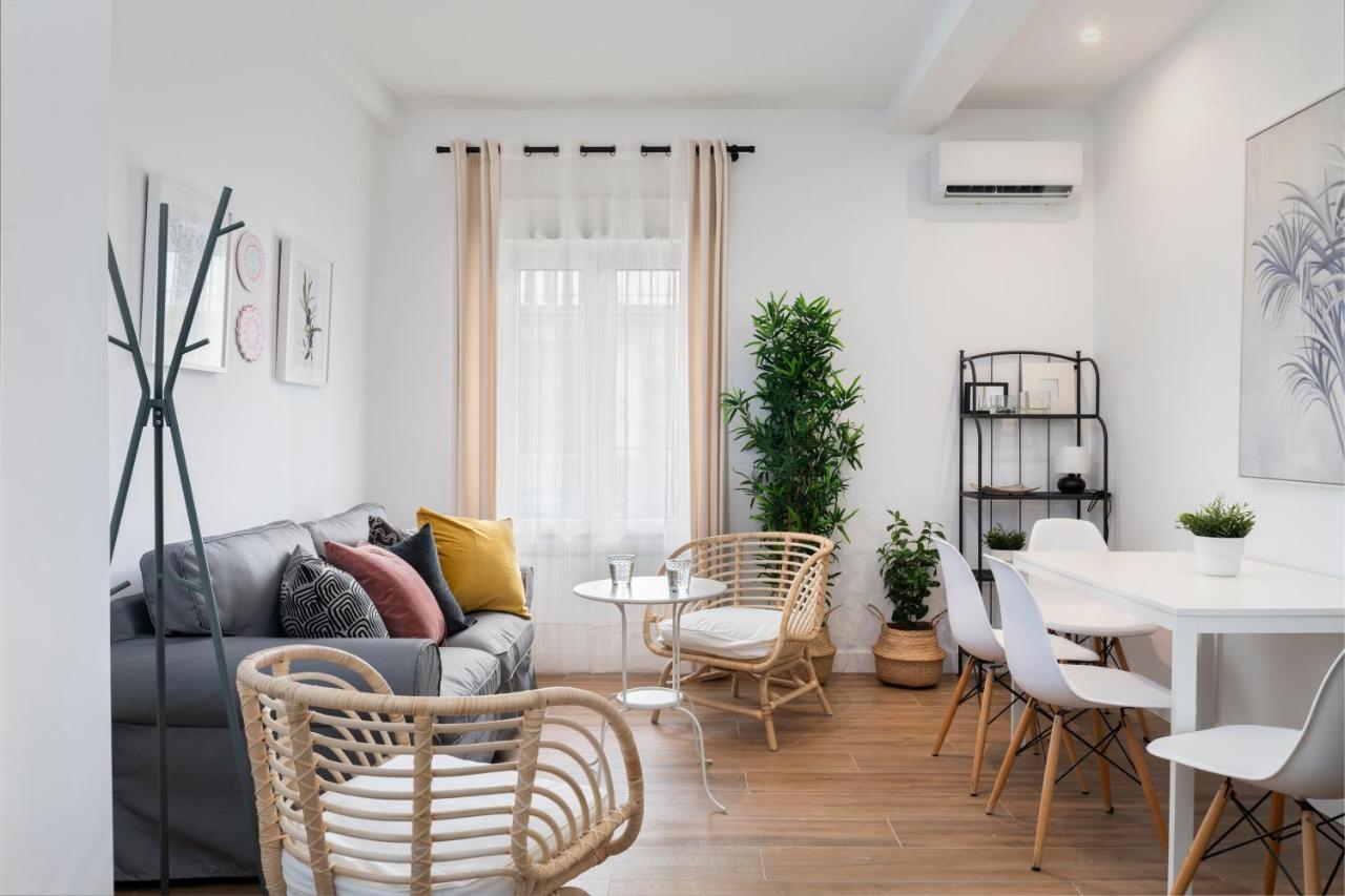 Mino Suite Apartment Sevilla Bagian luar foto