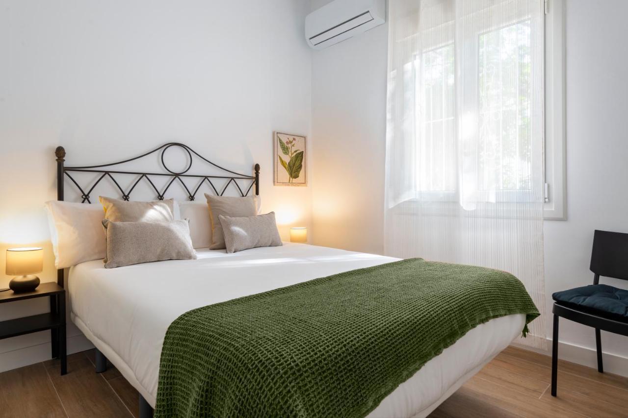 Mino Suite Apartment Sevilla Bagian luar foto